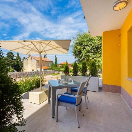 Appartement Adriatico à Omišalj Extérieur photo