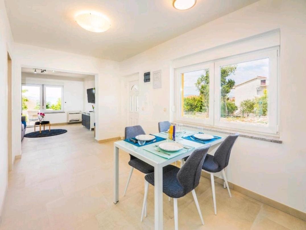 Appartement Adriatico à Omišalj Extérieur photo